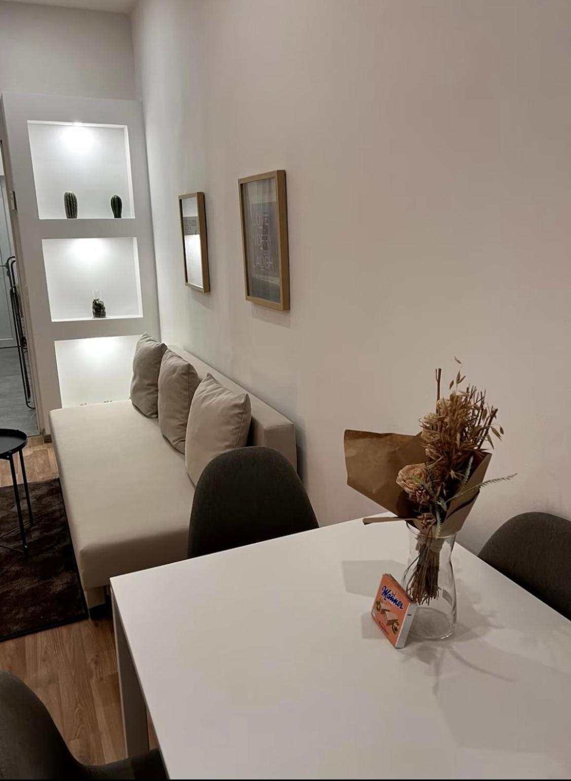 Apartament In 9 *